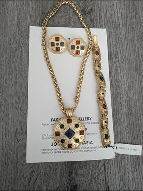 Vintage Gold-Tone Multi-Color Pendant Necklace Earring And Bracelet Set